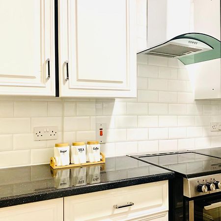 Cosy 2 Bedroom Apartment In Swiss Cottage. Londres Extérieur photo