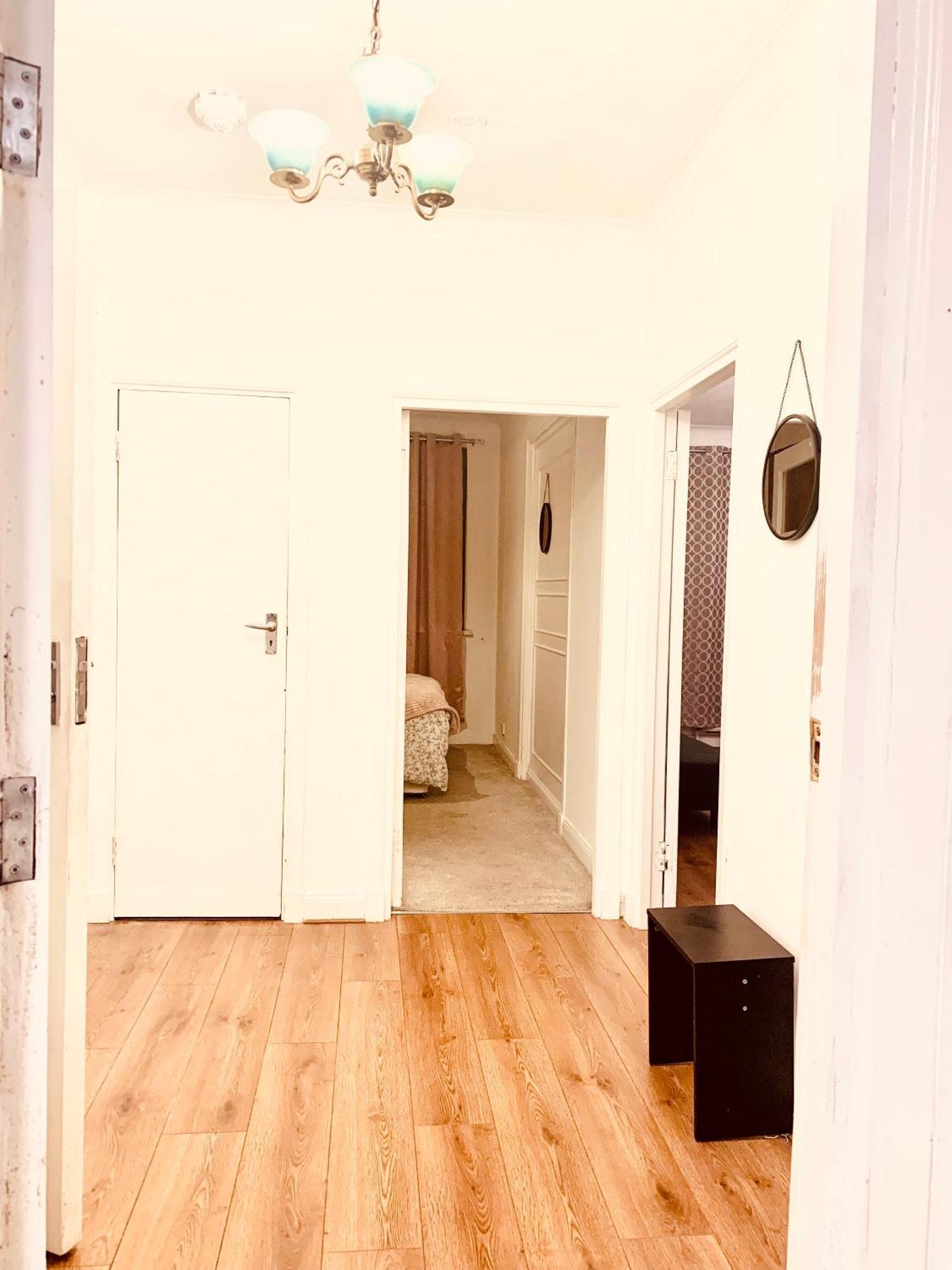 Cosy 2 Bedroom Apartment In Swiss Cottage. Londres Extérieur photo