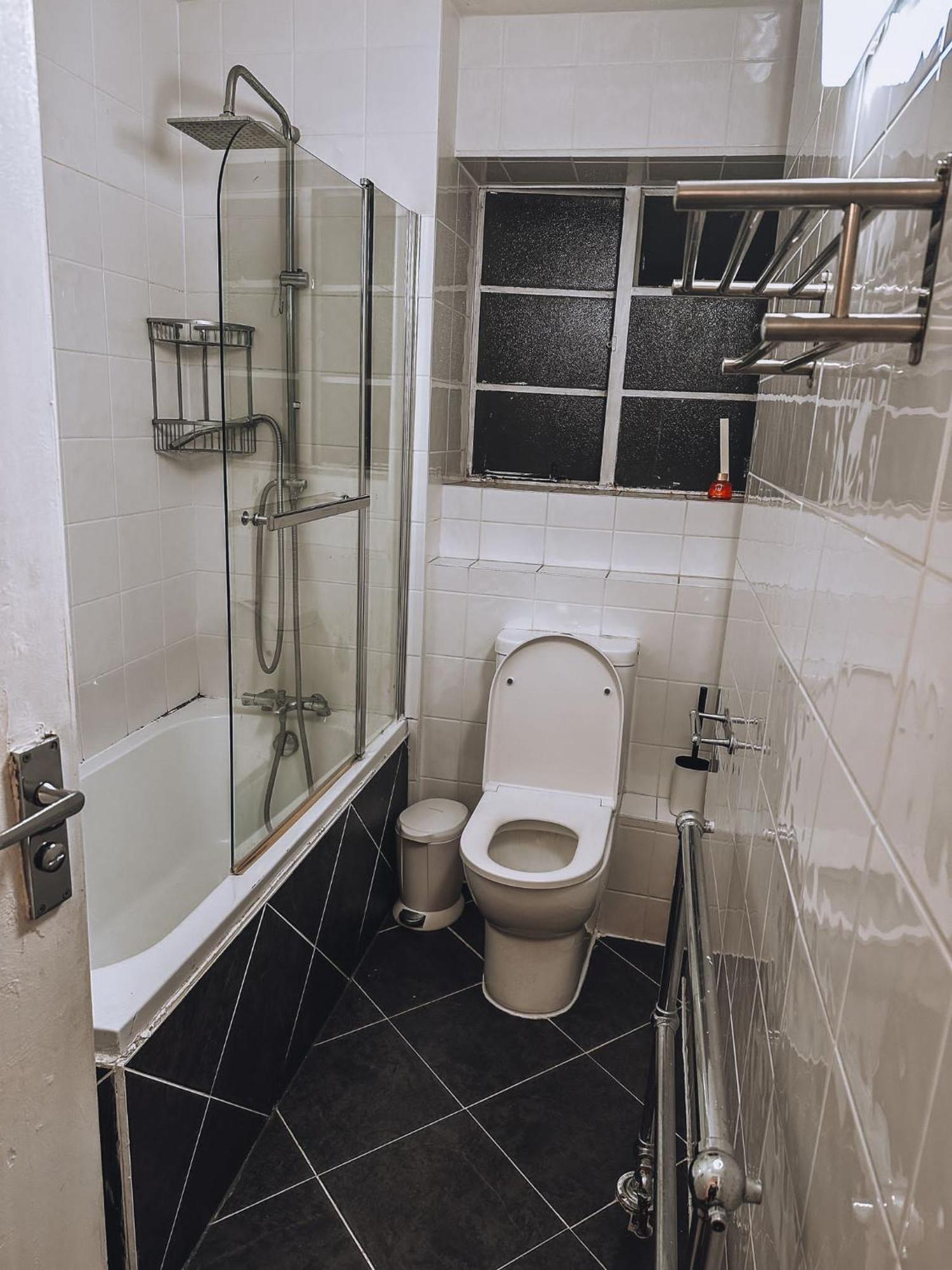 Cosy 2 Bedroom Apartment In Swiss Cottage. Londres Extérieur photo
