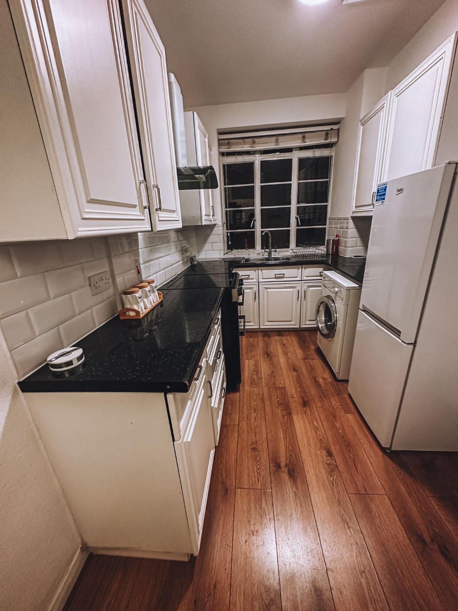 Cosy 2 Bedroom Apartment In Swiss Cottage. Londres Extérieur photo
