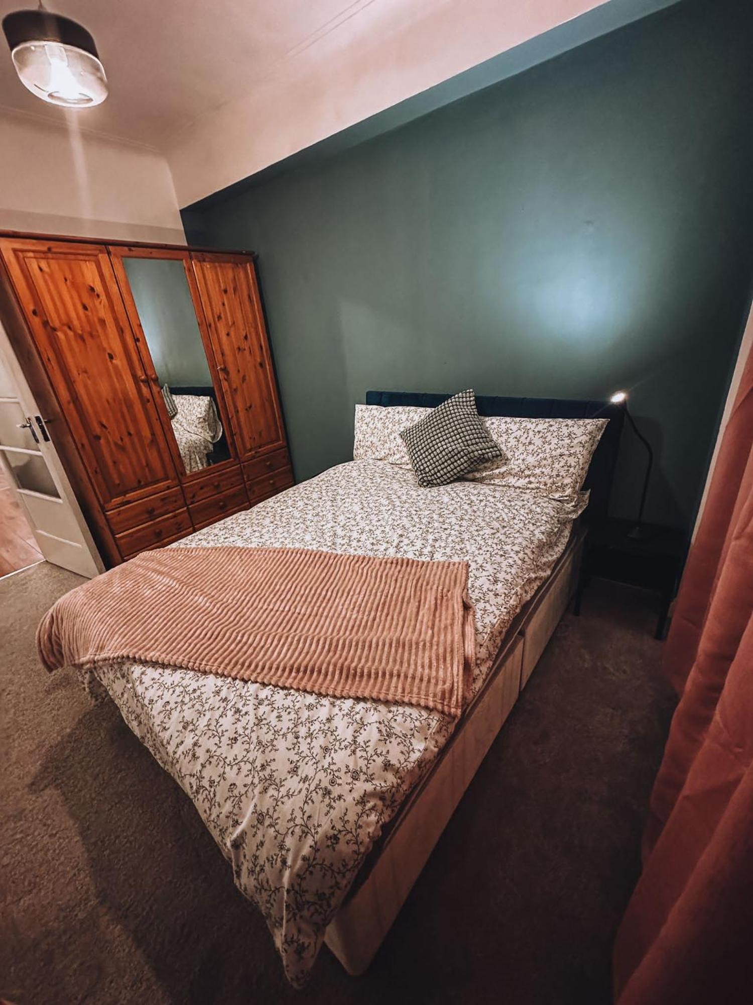 Cosy 2 Bedroom Apartment In Swiss Cottage. Londres Extérieur photo