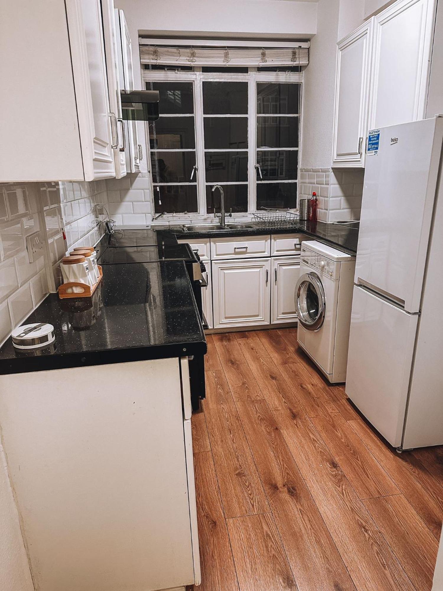 Cosy 2 Bedroom Apartment In Swiss Cottage. Londres Extérieur photo